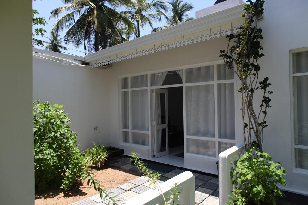 Hotel Chitra Ayurveda à Bentota Extérieur photo