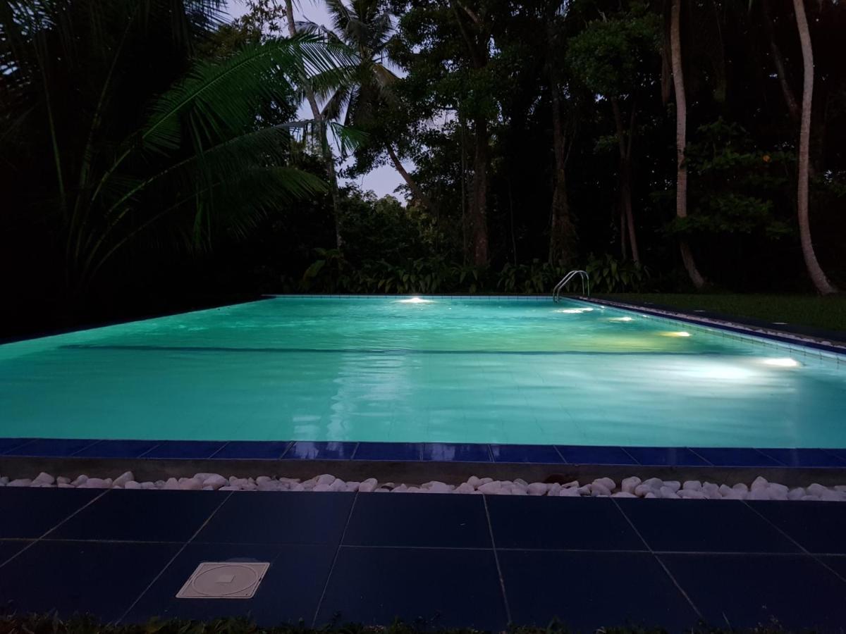 Hotel Chitra Ayurveda à Bentota Extérieur photo