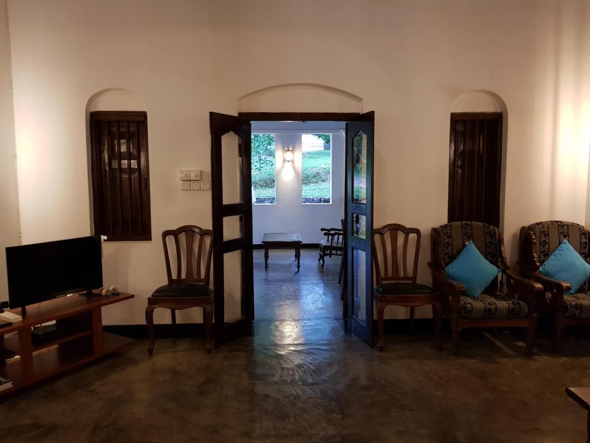 Hotel Chitra Ayurveda à Bentota Extérieur photo