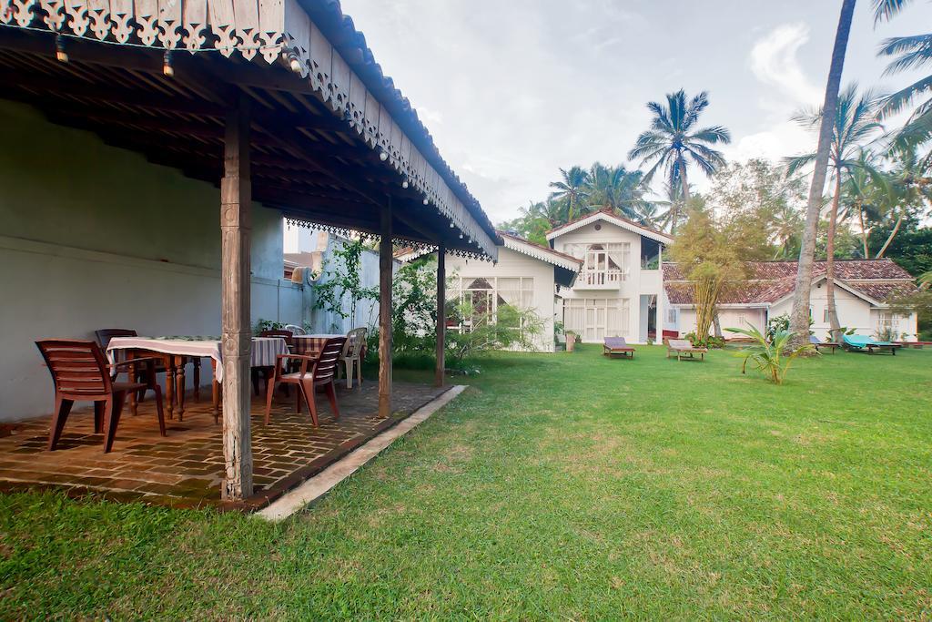 Hotel Chitra Ayurveda à Bentota Extérieur photo