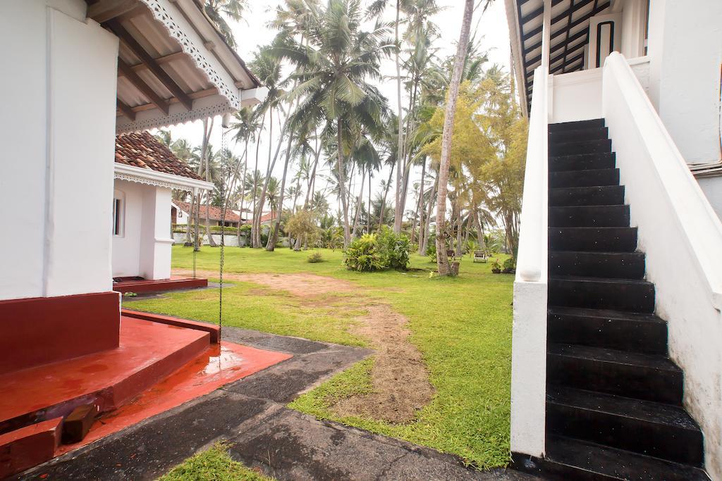 Hotel Chitra Ayurveda à Bentota Extérieur photo