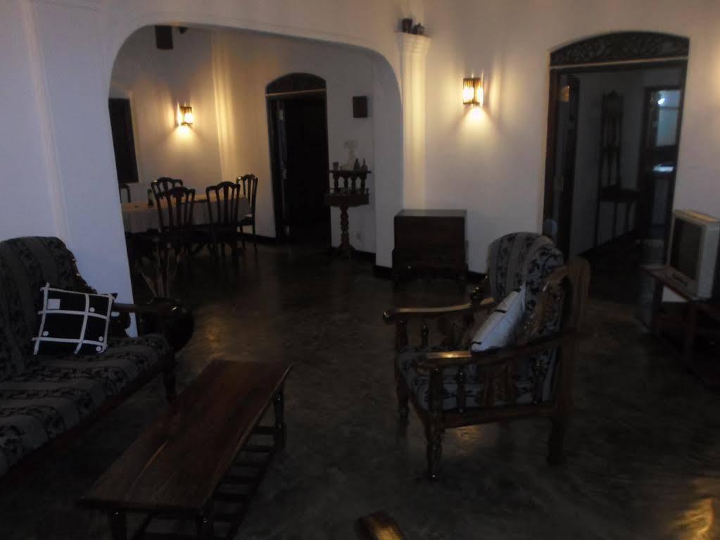 Hotel Chitra Ayurveda à Bentota Extérieur photo
